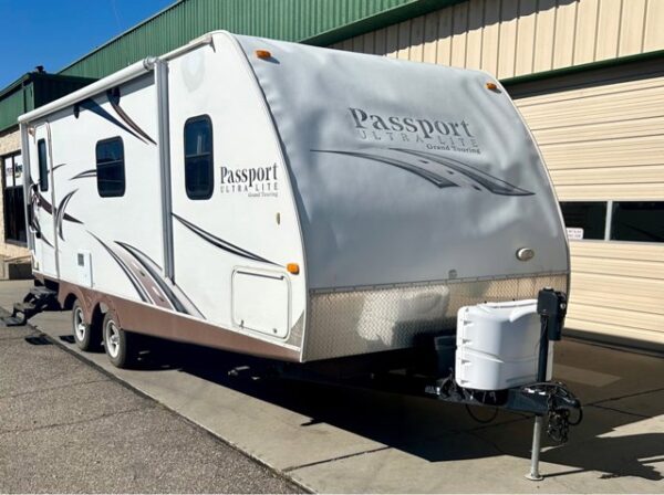 2014 Keystone Passport 25' Camp Trailer