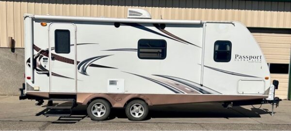 2014 Keystone Passport 25' Camp Trailer - Image 6