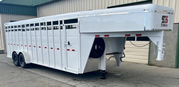 2025 S&S 24' Gooseneck Livestock Trailer