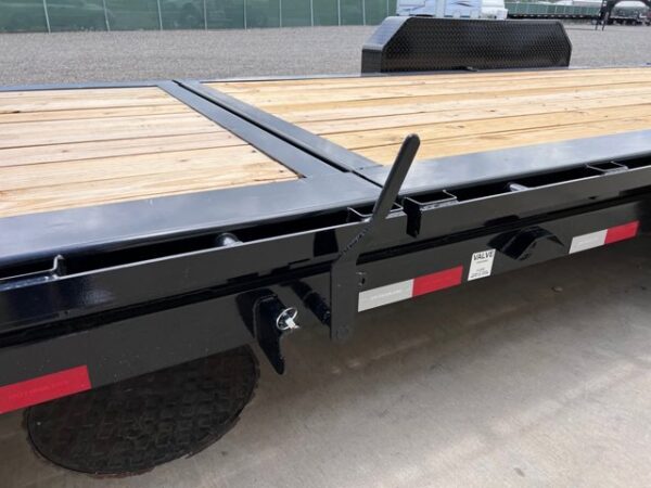 2024 PJ 83"x24' Gravity Tilt Gooseneck Trailer - Image 5