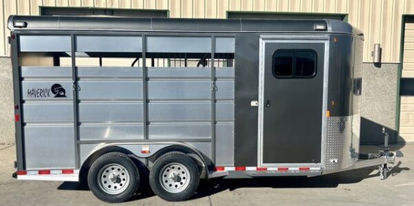 2025 C&B Maverick 3-Horse Bumper Pull Trailer - Image 3