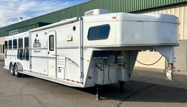 2003 Trails West Slant Load Living Quarters Horse Trailer