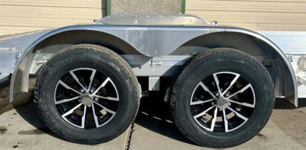 2025 H&H 82"x16' Aluminum Car Hauler Trailer - Image 9